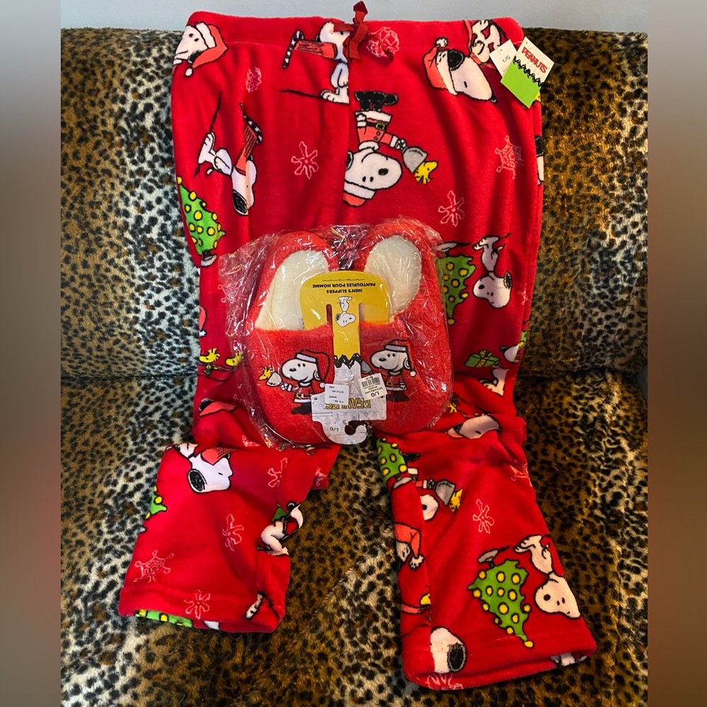Brand New Christmas Red Soft Fleece PJ Snoopy Pants and Slippers